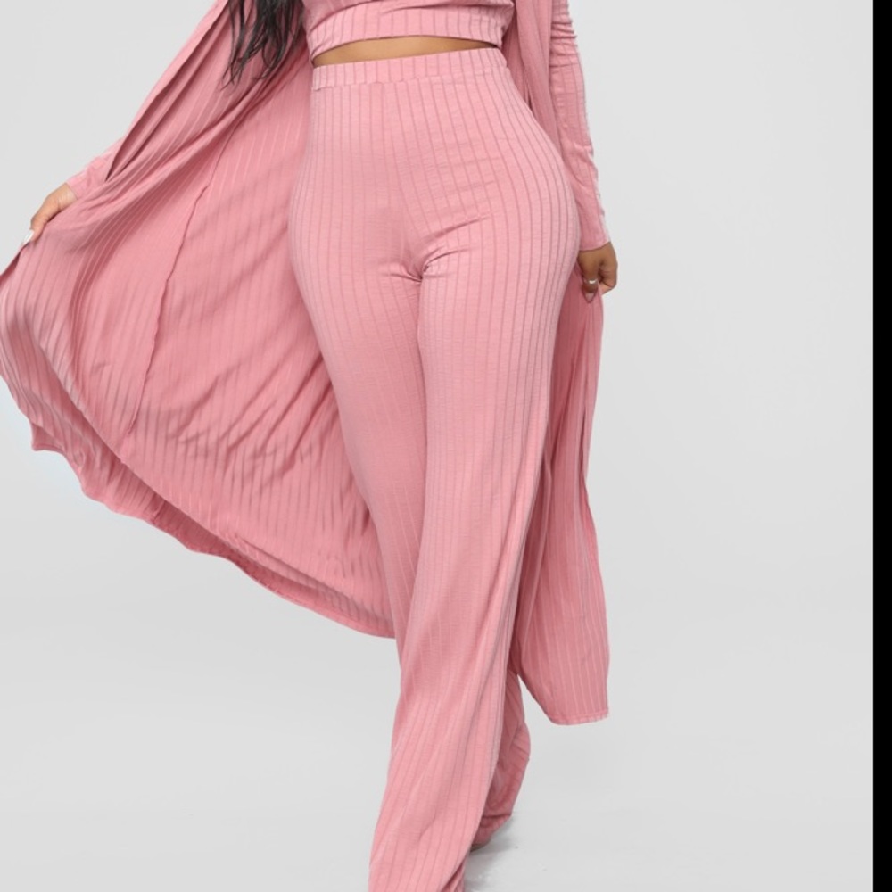 Fashion Nova wild dreams mauve XS pants